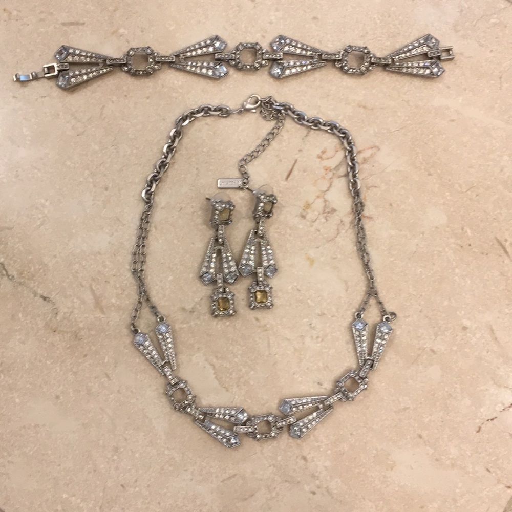 Jewelmint Necklace, bracelet and earrings set